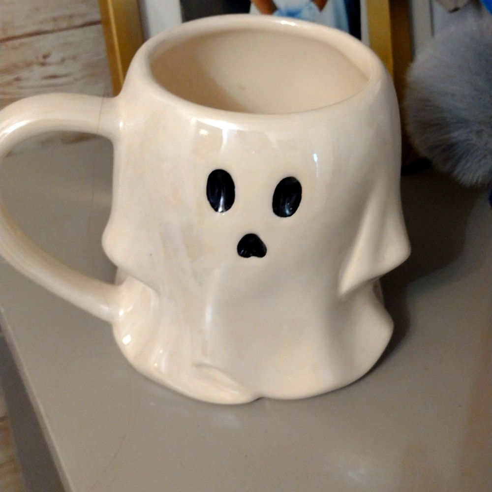 Iridescent ghost mug